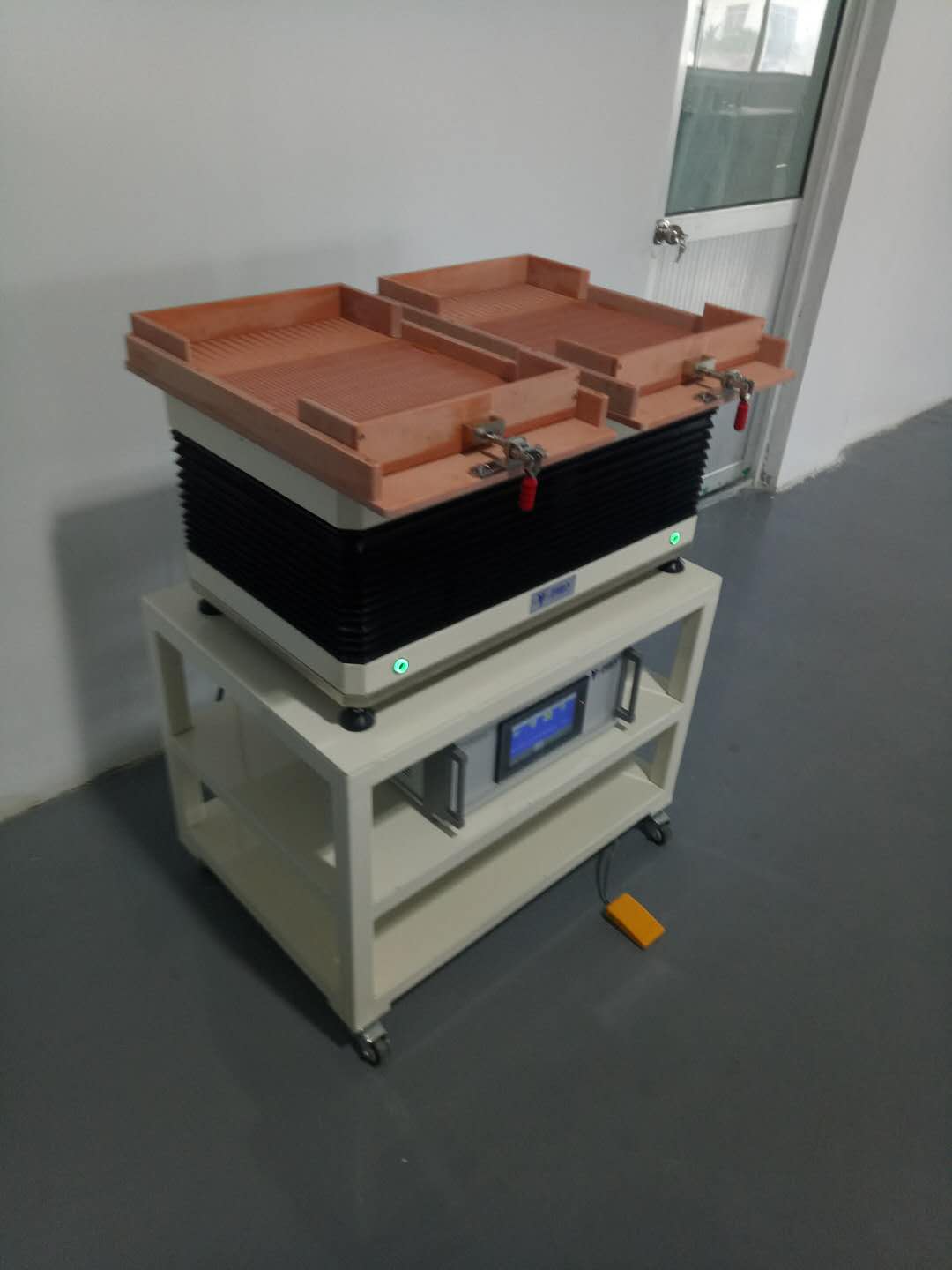 電感磁芯自動排列涂裝噴漆