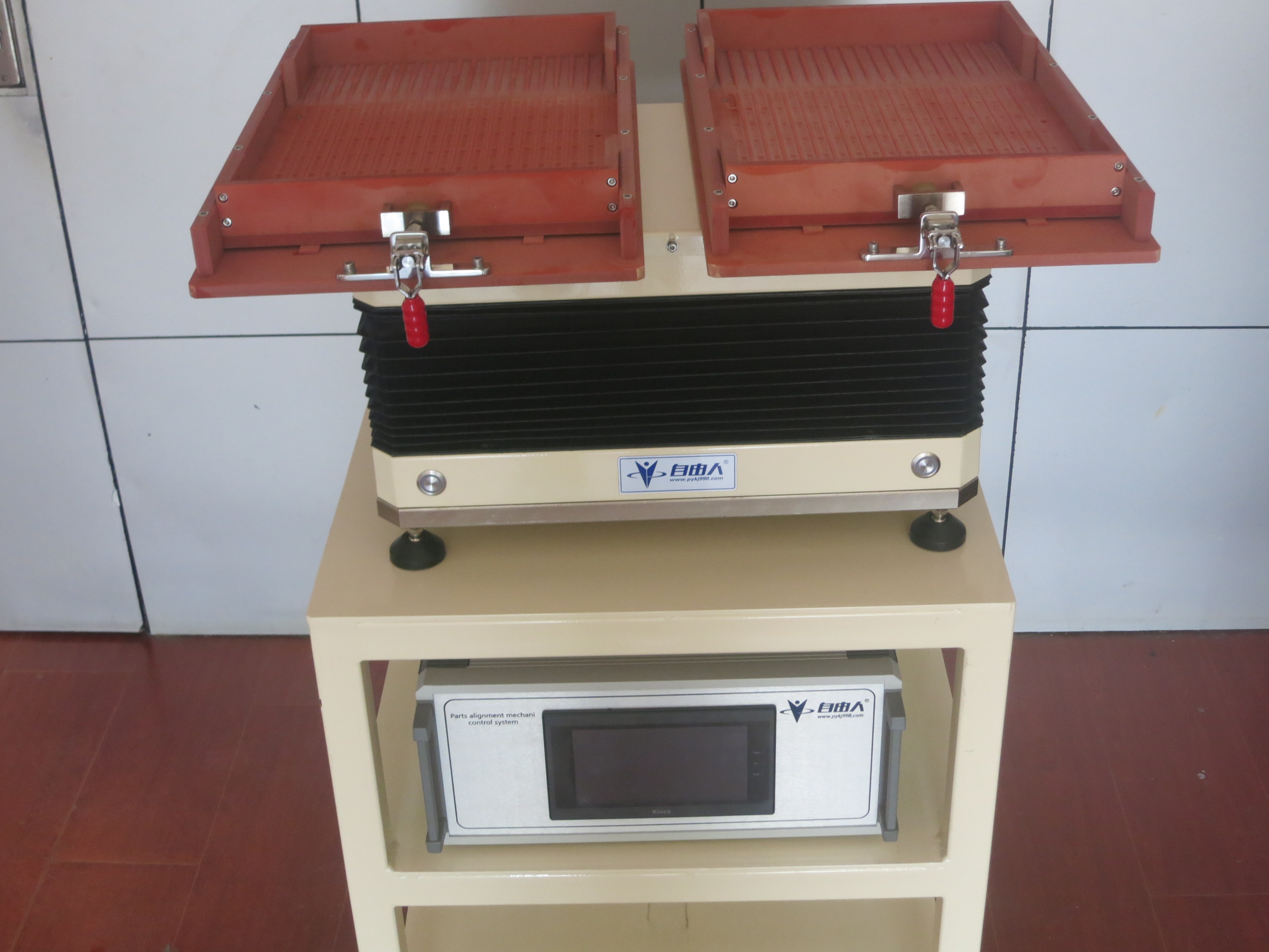 圓片整列機(jī)