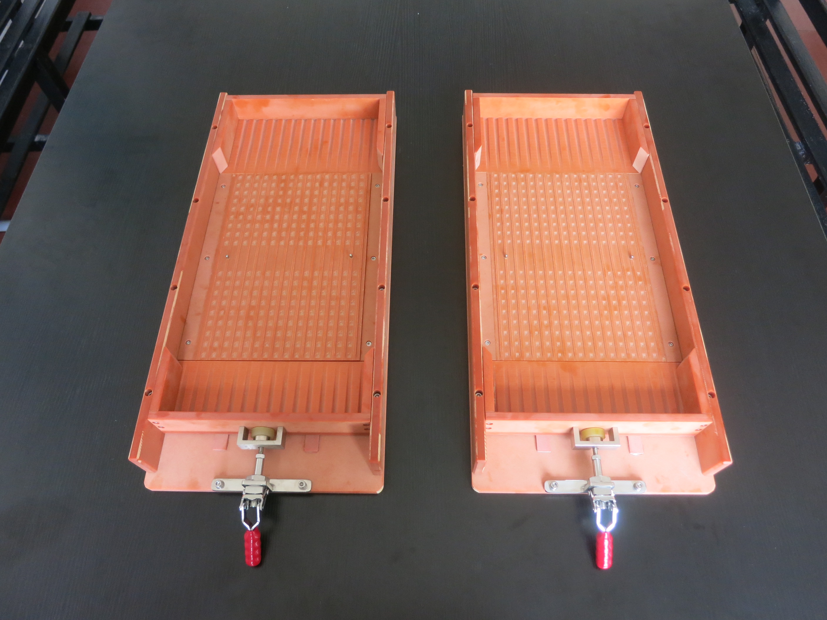 電池接口固定鐵整列機(jī)工裝治具板料槽