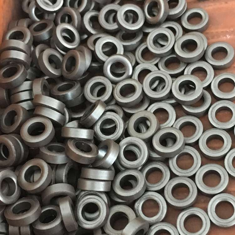 電感磁芯小圓環(huán)怎么整列效率高