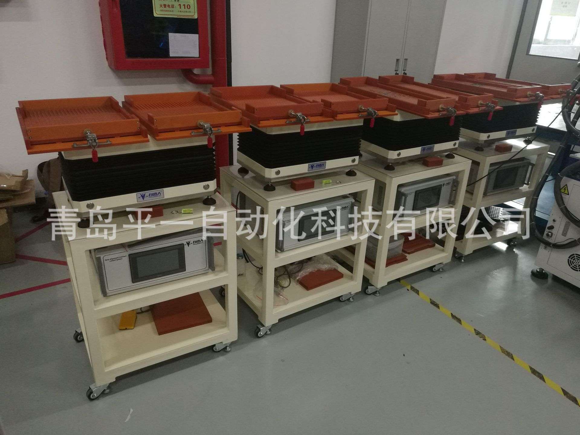 自從用了自由人零件整列機，電子企業(yè)老板笑了