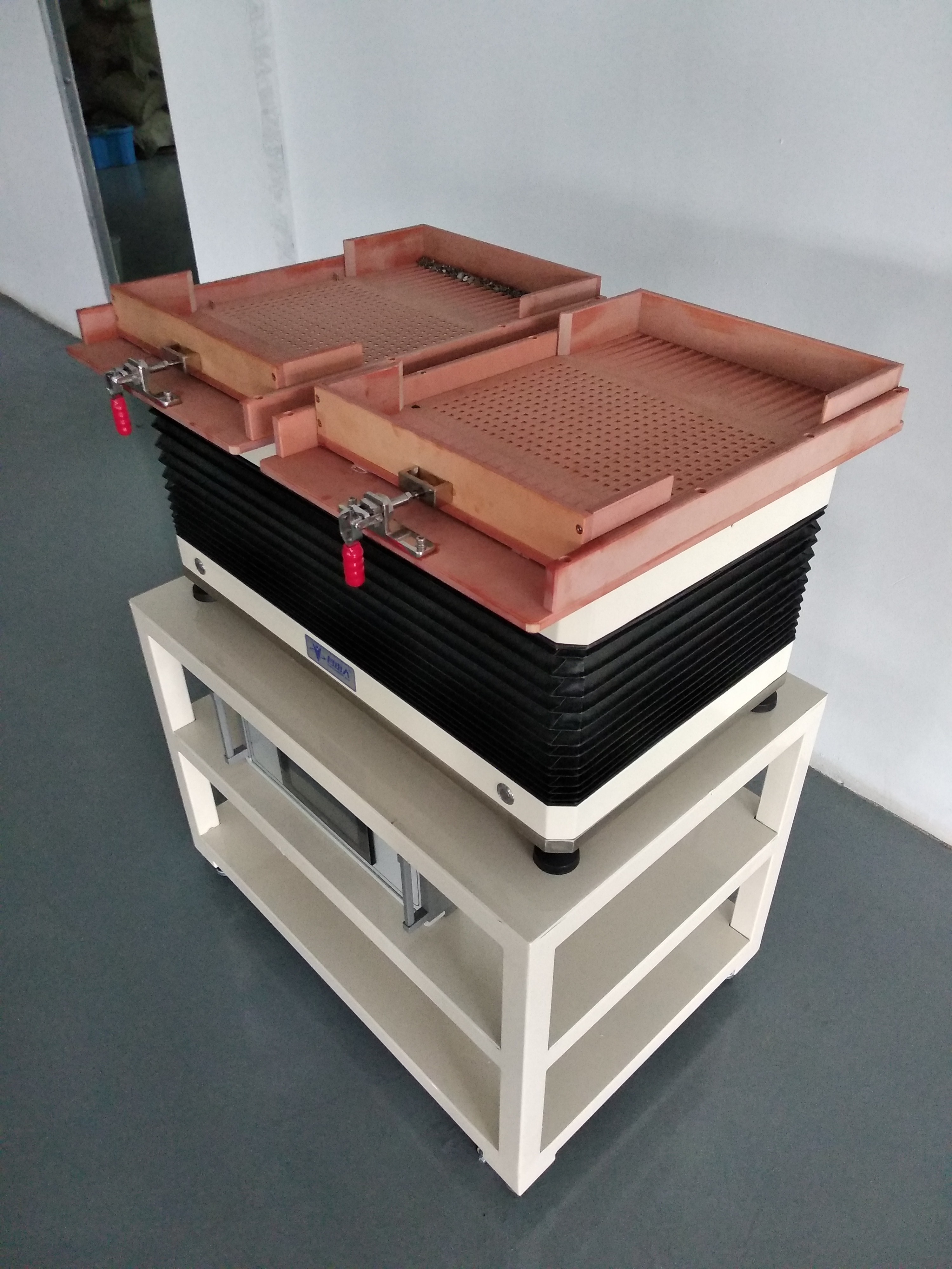 微小零件整列選擇深圳零件振列機(jī)-青島平一自動(dòng)化科技