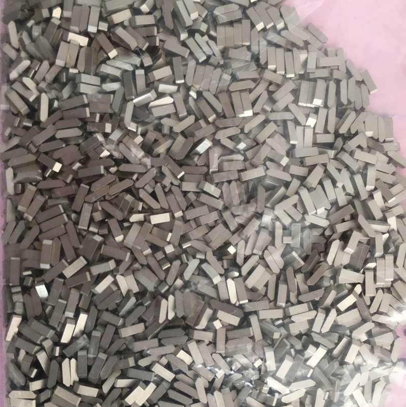 小磁石充磁前要用自由人陣列機(jī)排列