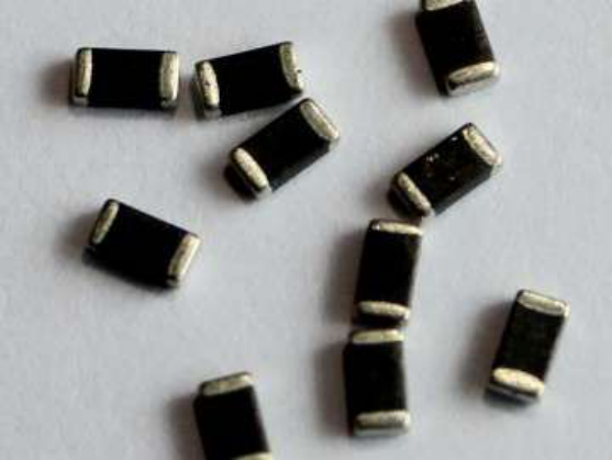 需要整列的貼片電容 需要整列的貼片電容