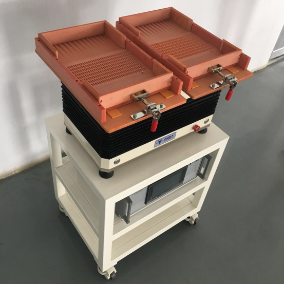 自由人振料機(jī)