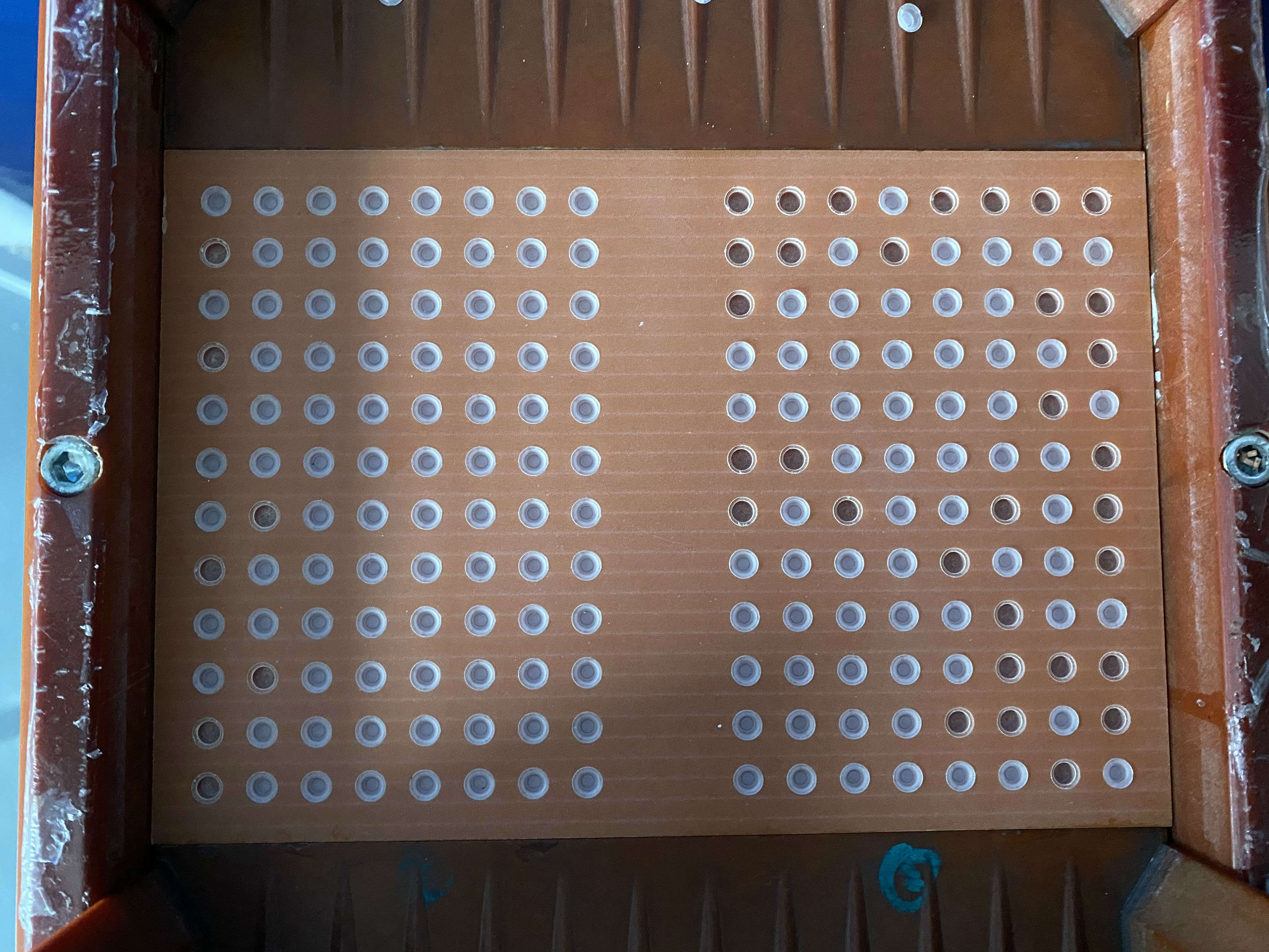 整列好的硅膠按鍵零件