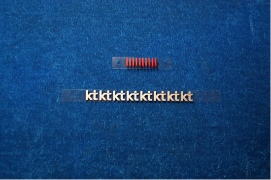 整列好的小零件