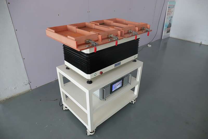 自由人振料機(jī)