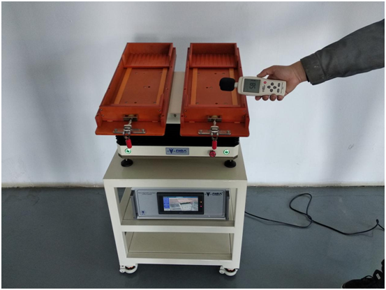 自由人振料機(jī)