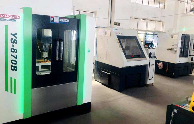 青島平一精雕車間